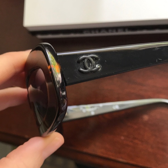 Chanel Vintage Narrow Tortoise Sunglasses - Picture 8 of 12